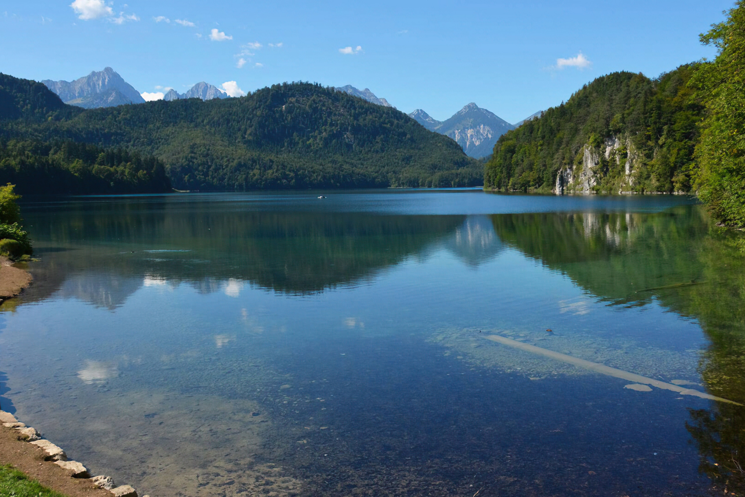 Il lago alpino a Füssen